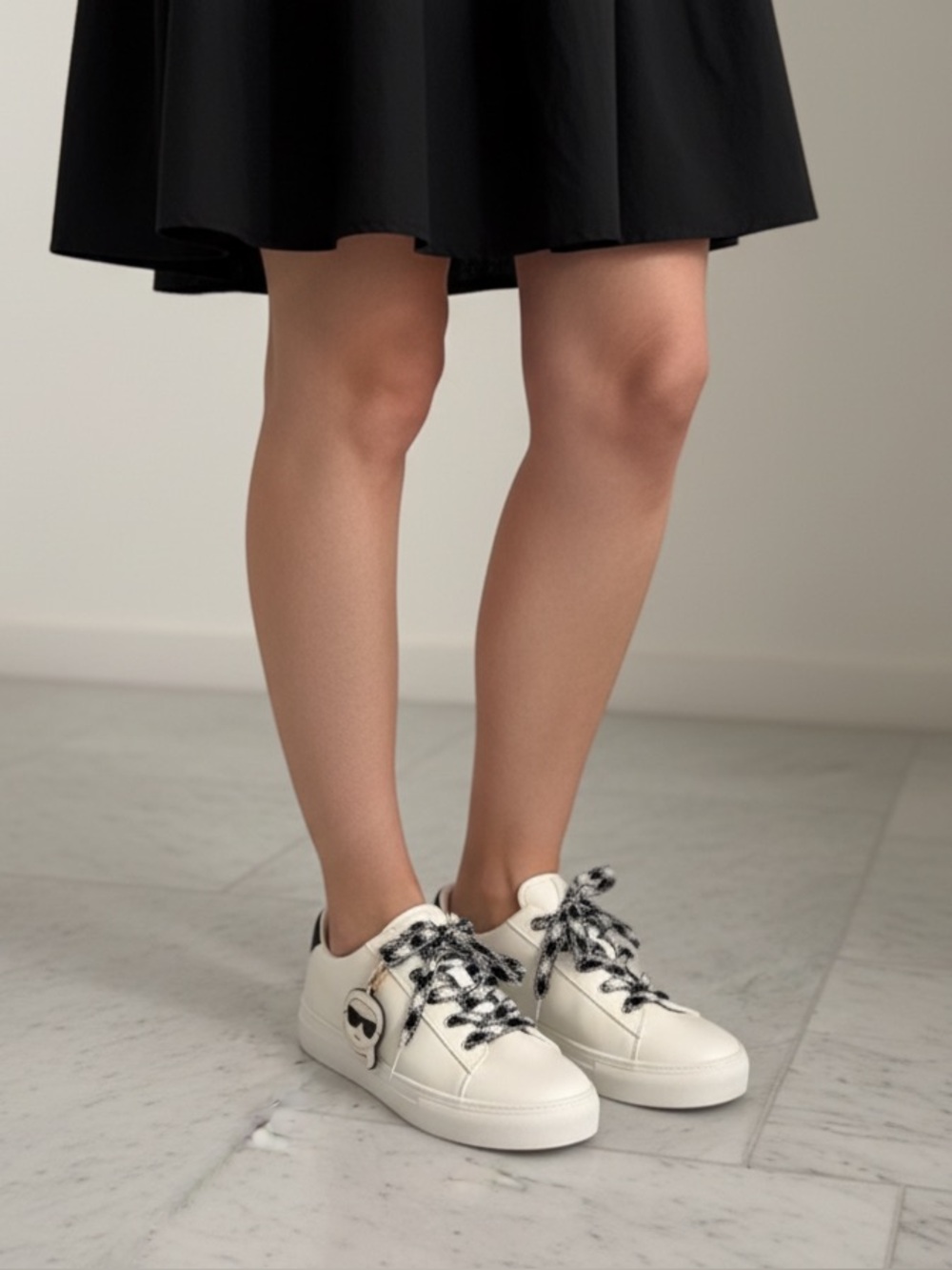 Karl Lagerfeld Women’s Capree Sneakers with Black Details and Charm Size 10
